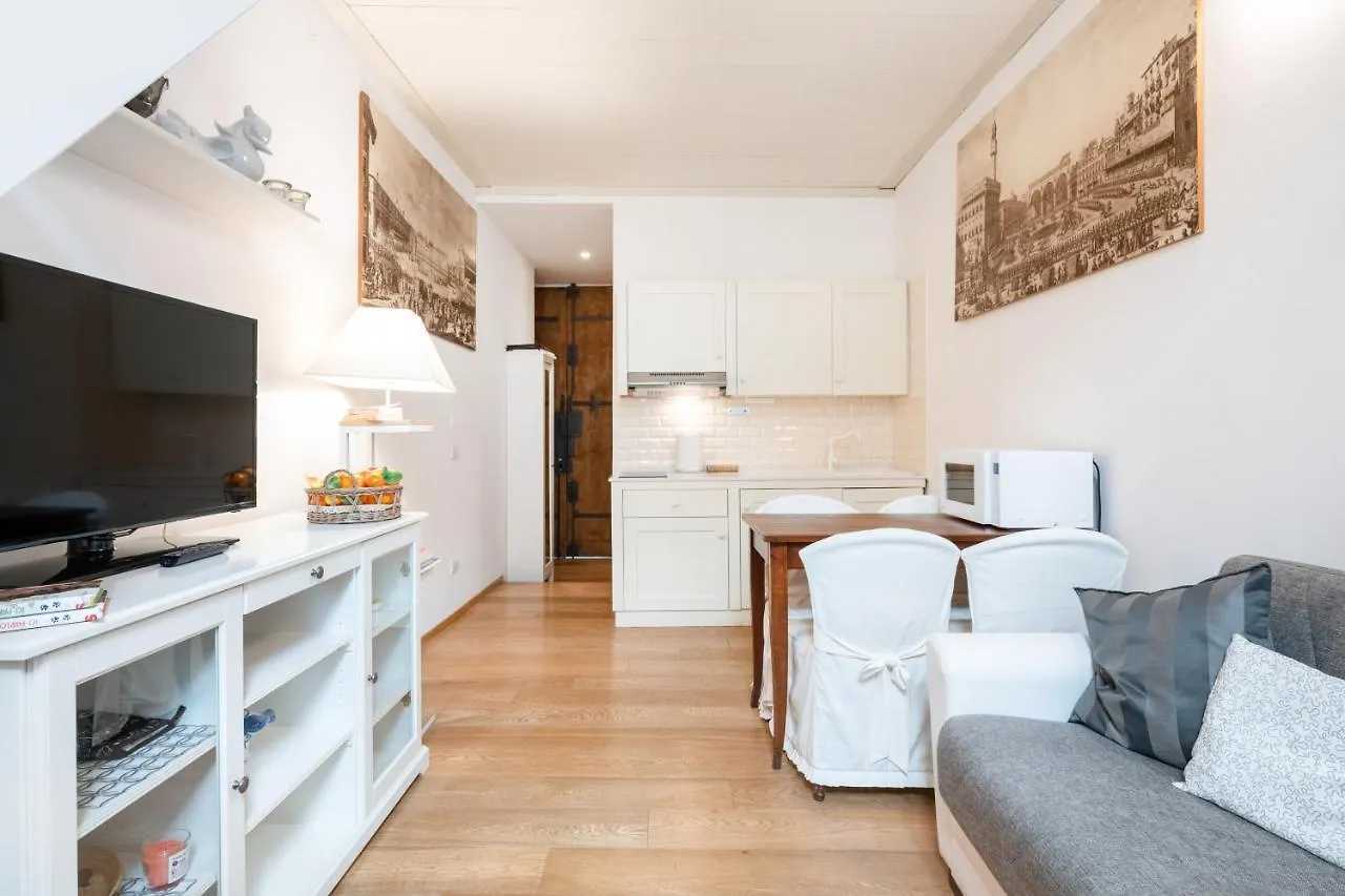 Lovely Studio In The Heart Of The Historic Center Florence Italy